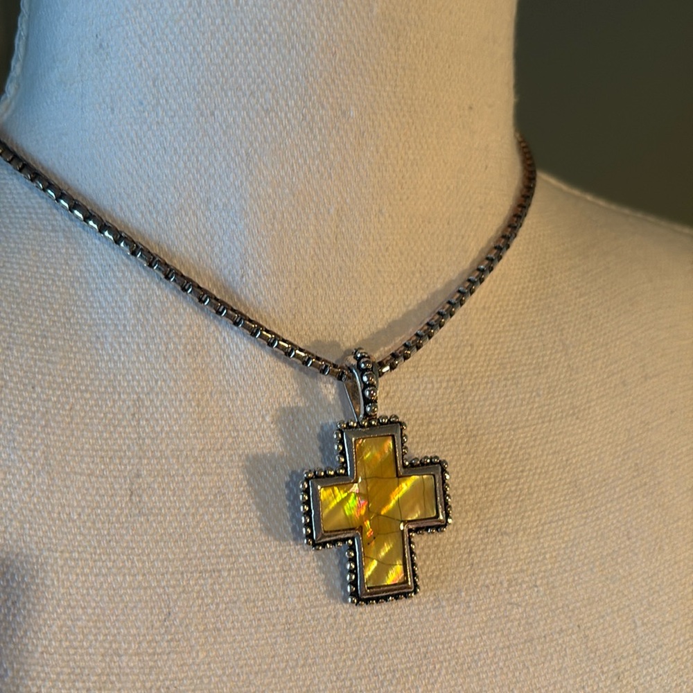 Beautiful full sterling silver necklace.